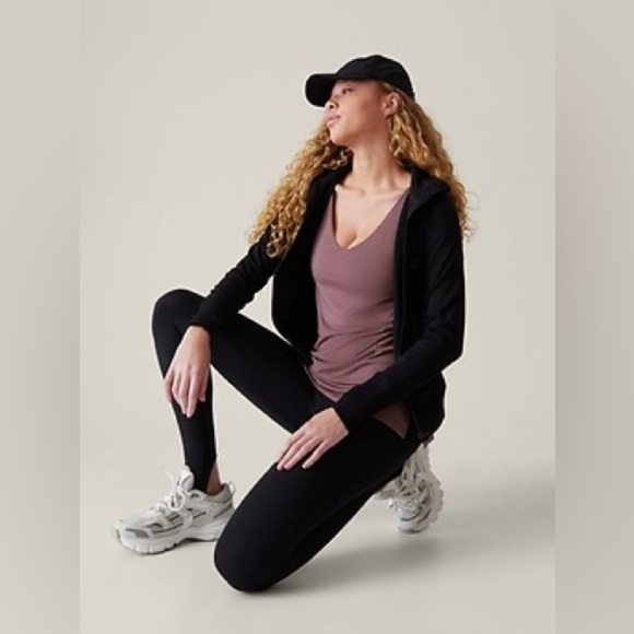 Athleta essence support tank size M - Picture 4 of 10